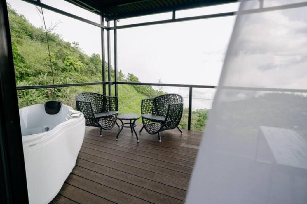 Grey Rock Mountain Cabin W/ Jacuzzi Balamban Екстер'єр фото