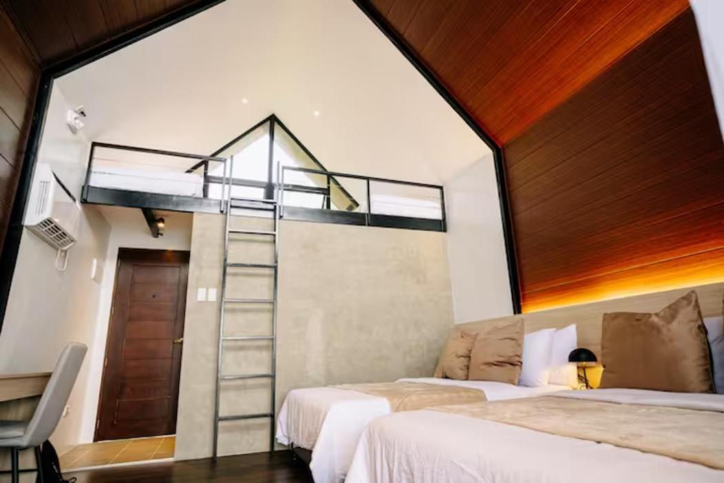 Grey Rock Mountain Cabin W/ Jacuzzi Balamban Екстер'єр фото