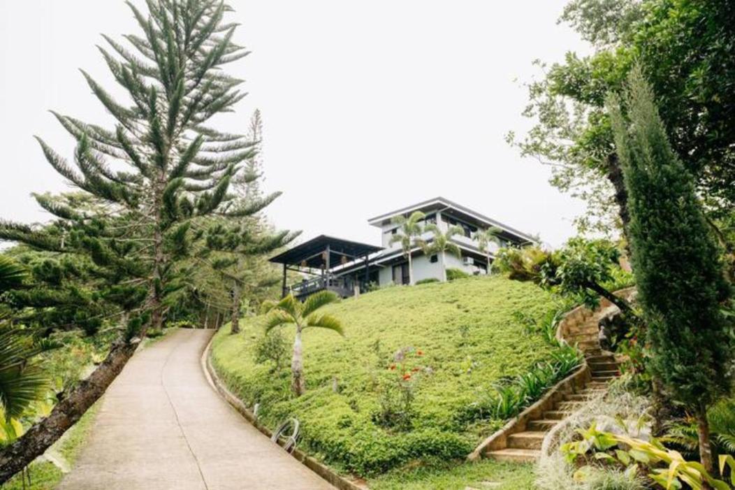 Grey Rock Mountain Cabin W/ Jacuzzi Balamban Екстер'єр фото